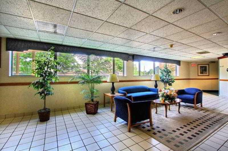 Days Inn & Suites By Wyndham Madison Heights Mi Exterior foto