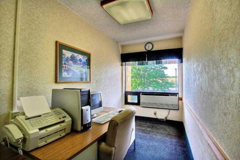 Days Inn & Suites By Wyndham Madison Heights Mi Facilități foto