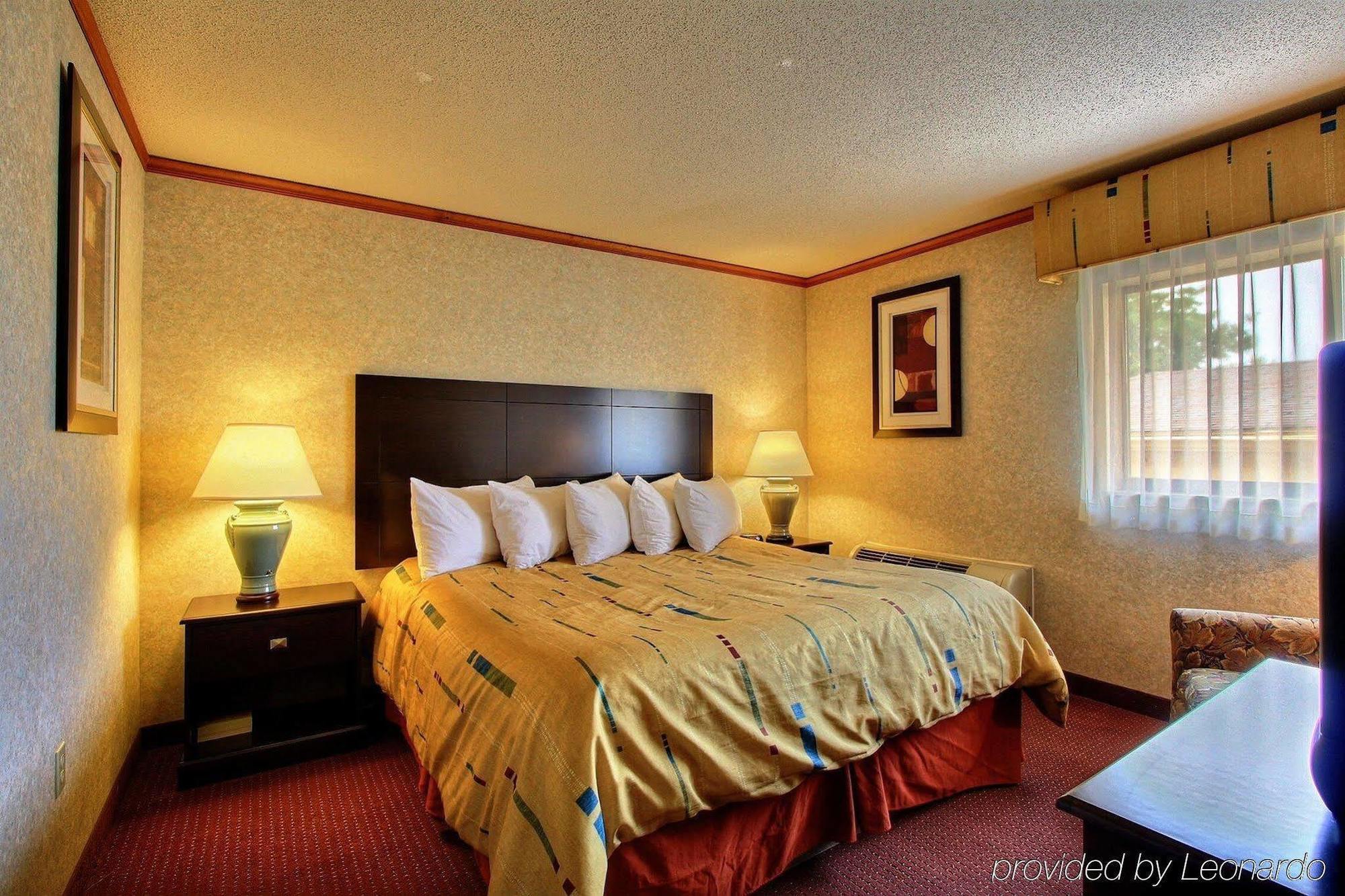 Days Inn & Suites By Wyndham Madison Heights Mi Cameră foto